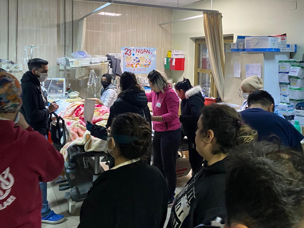 mcbü hafsa sultan hastanesi_deprem bölgesine giden_ ilk grup sağlık çalışanı geri döndü _3_